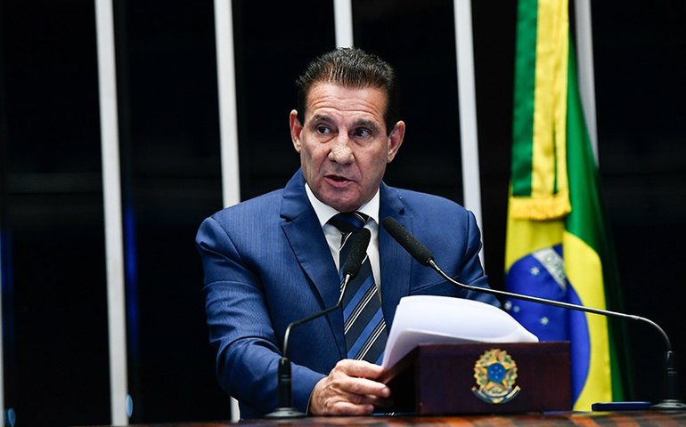 Vanderlan apoia criminalização de posse de drogas e mandato fixo para o Supremo