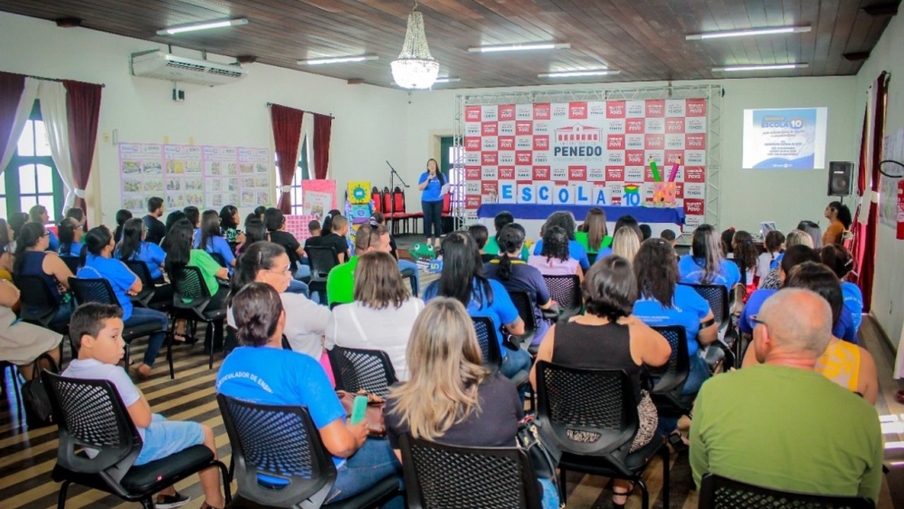 Secretaria de Educação de Penedo apresenta projetos exitosos no Seminário Escola 10
