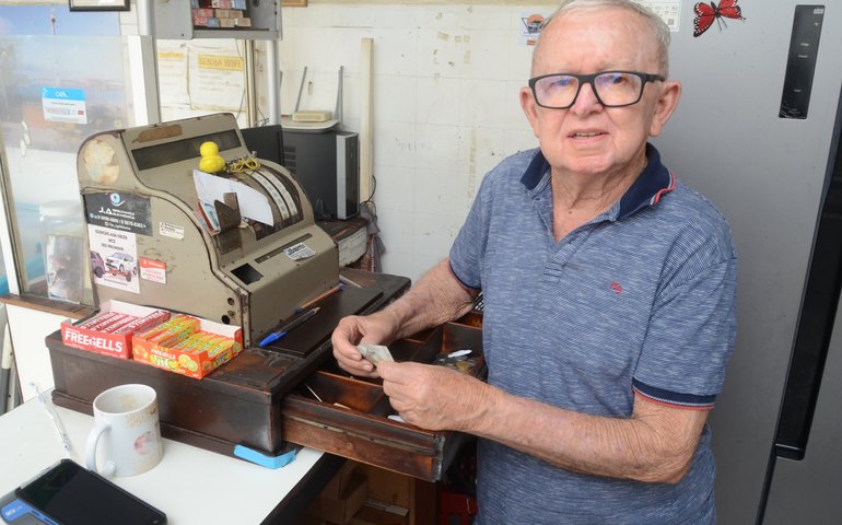 Comerciantes tradicionais de Jaraguá ampliam funcionamento durante o São João Massayó