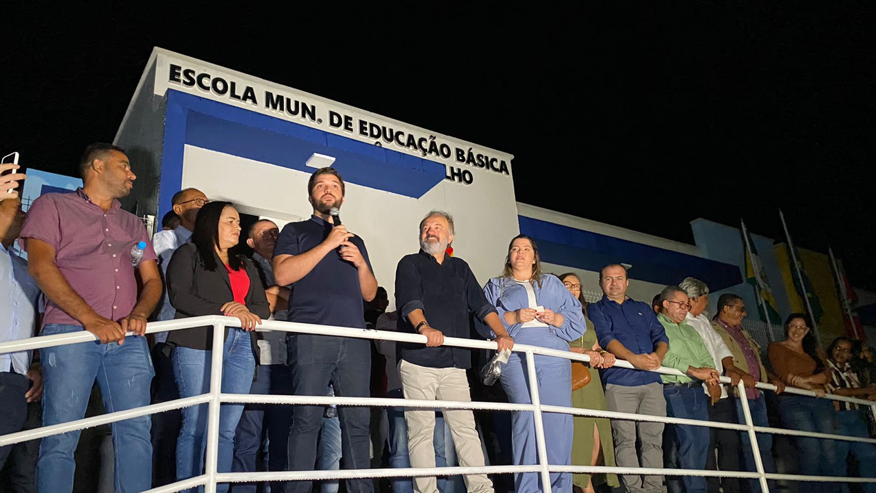Prefeito Lucas Santos entrega duas escolas reformadas e ampliadas para a população de Traipu
