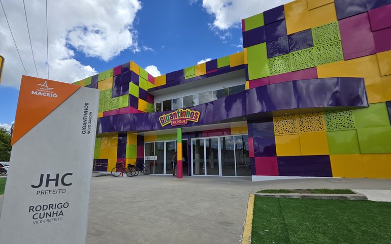 Gigantinhos oferecem atendimento de saúde dentro da escola em Maceió