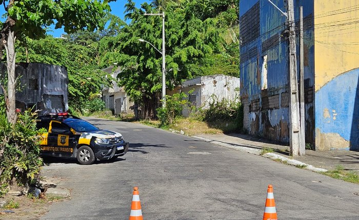 Viatura faz monitoramento para nenhum veículo circular entre o Cepa e o Mutange