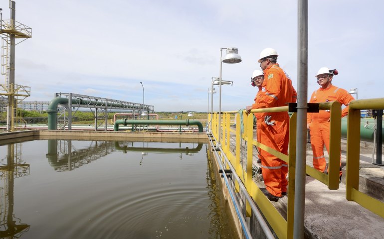 Polícia intima responsáveis técnicos do Complexo Petroquímico do Rio