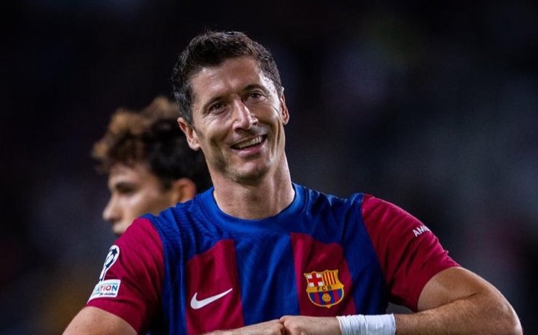 Lewandoswski marca duas vezes e Barcelona arranca virada heroica no Campeonato Espanhol