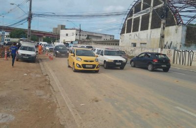 Trecho da Ladeira Geraldo Melo passa por recomposição da pavimentação nesta sexta