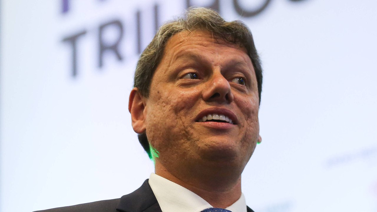 Derrite sugeriu a Tarcísio mandar policiais ao Rio para fazer patrulhamento de rotina
