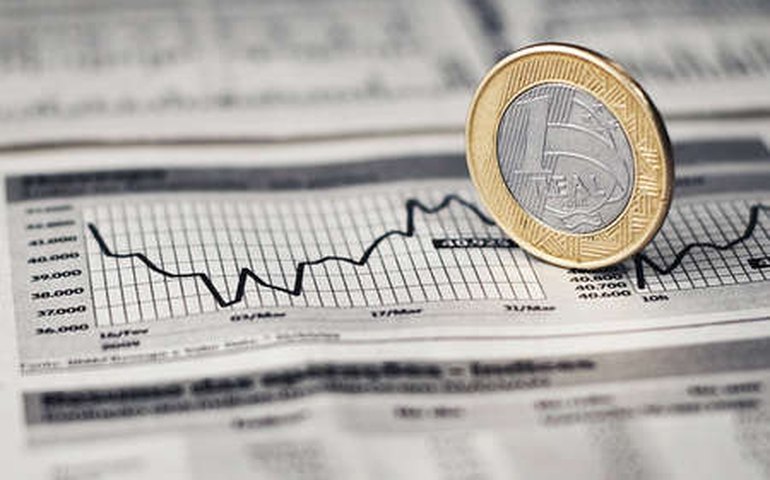 Focus: projeção de câmbio 2020 passa de R$ 5,28 para R$ 5,40