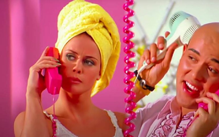 Por que o hit 'Barbie Girl' não está no filme 'Barbie', mas um sample dele sim