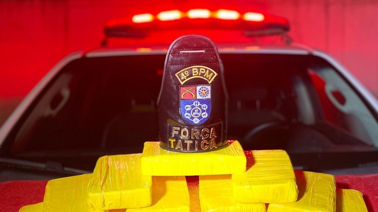 Polícia Militar apreende 12 quilos de pasta base de cocaína em Fernão Velho