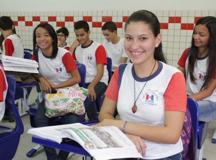 Escolas estaduais da Alta Maceió expõem experiências exitosas no Ideb