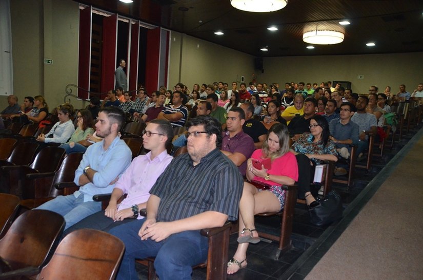 Estudantes de direito da FAL participam de mais uma edição do OAB em Debate