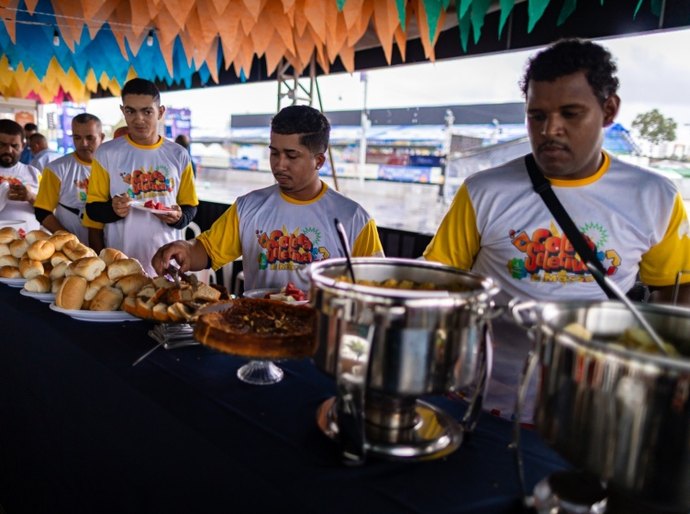 Garis que trabalharam no São João Massayó participaram de café da manhã especial