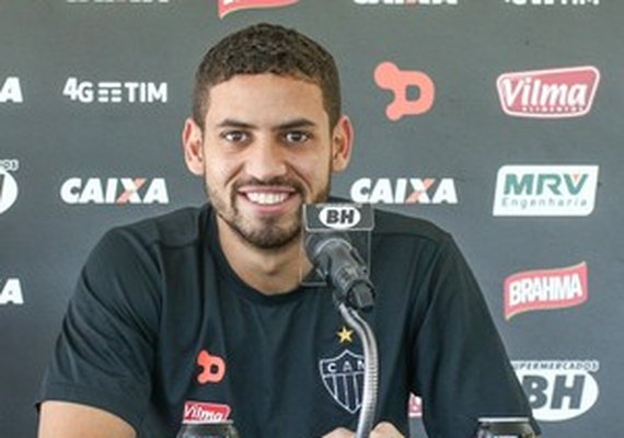 Perfil de zagueiro do Atlético publica mensagem de apoio a goleiro do Cruzeiro na final; defensor justifica postagem