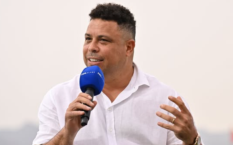 Ronaldo diz ter valores a receber do Corinthians e afirma: 'Não deveria precisar de vaquinha'