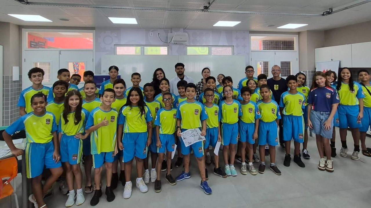 Educação de Maceió, 12º Batalhão da PM e Ufal promovem ações com alunos da Escola Massa