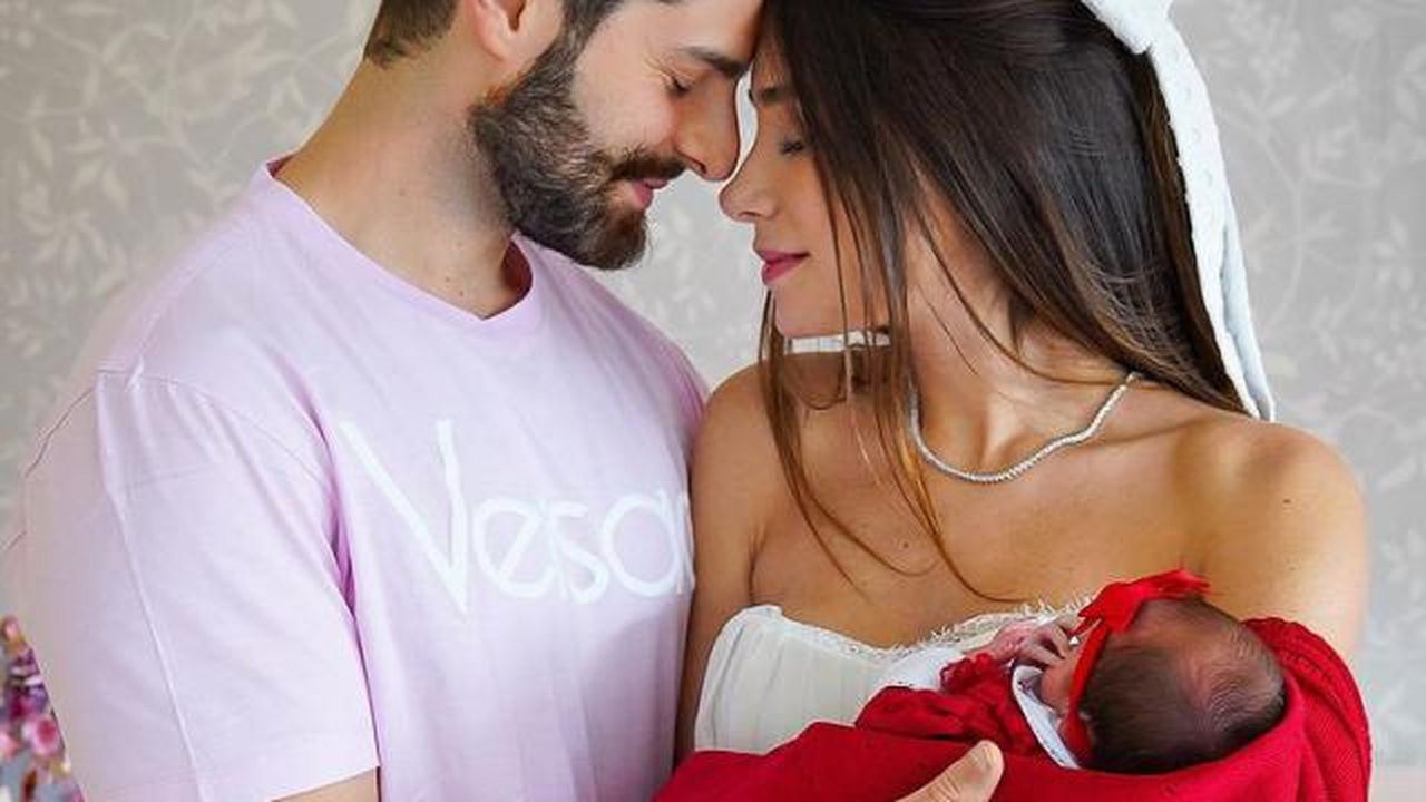 Rosto de filha de Alok e romana Novais aparece pela primeira vez