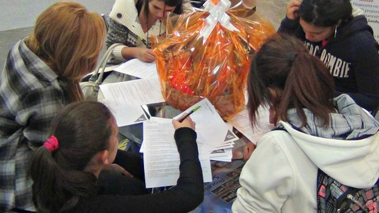 Brasileiros fazem pela primeira vez prova internacional de educação financeira