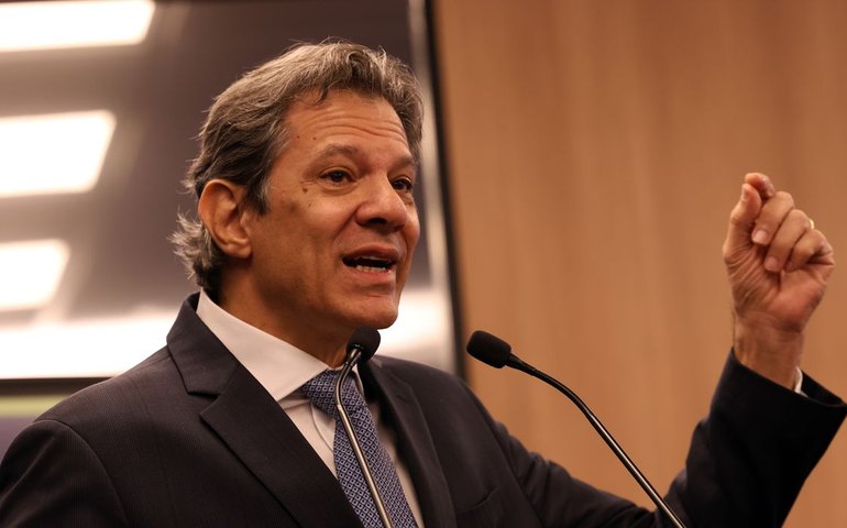 Haddad: atrelar votação da isenção do IR à da anistia é loucura