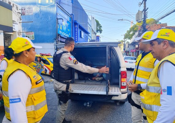 Casal é pego em flagrante por furto de produtos em lojas do Centro