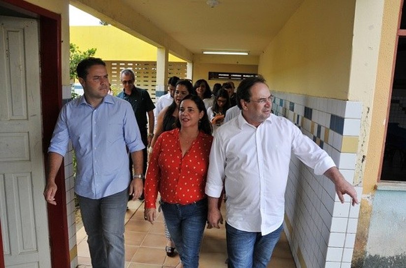 Governador garante melhorias no ambiente escolar estadual