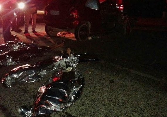 Quatro jovens morem em acidente na BR-424