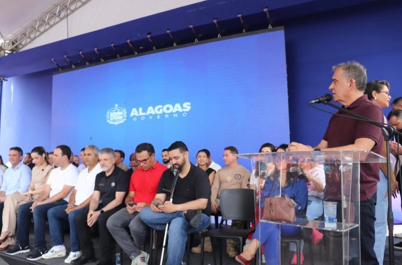 Prefeitos e prefeitas prestigiam entrega histórica do Governo de Alagoas à Segurança Pública