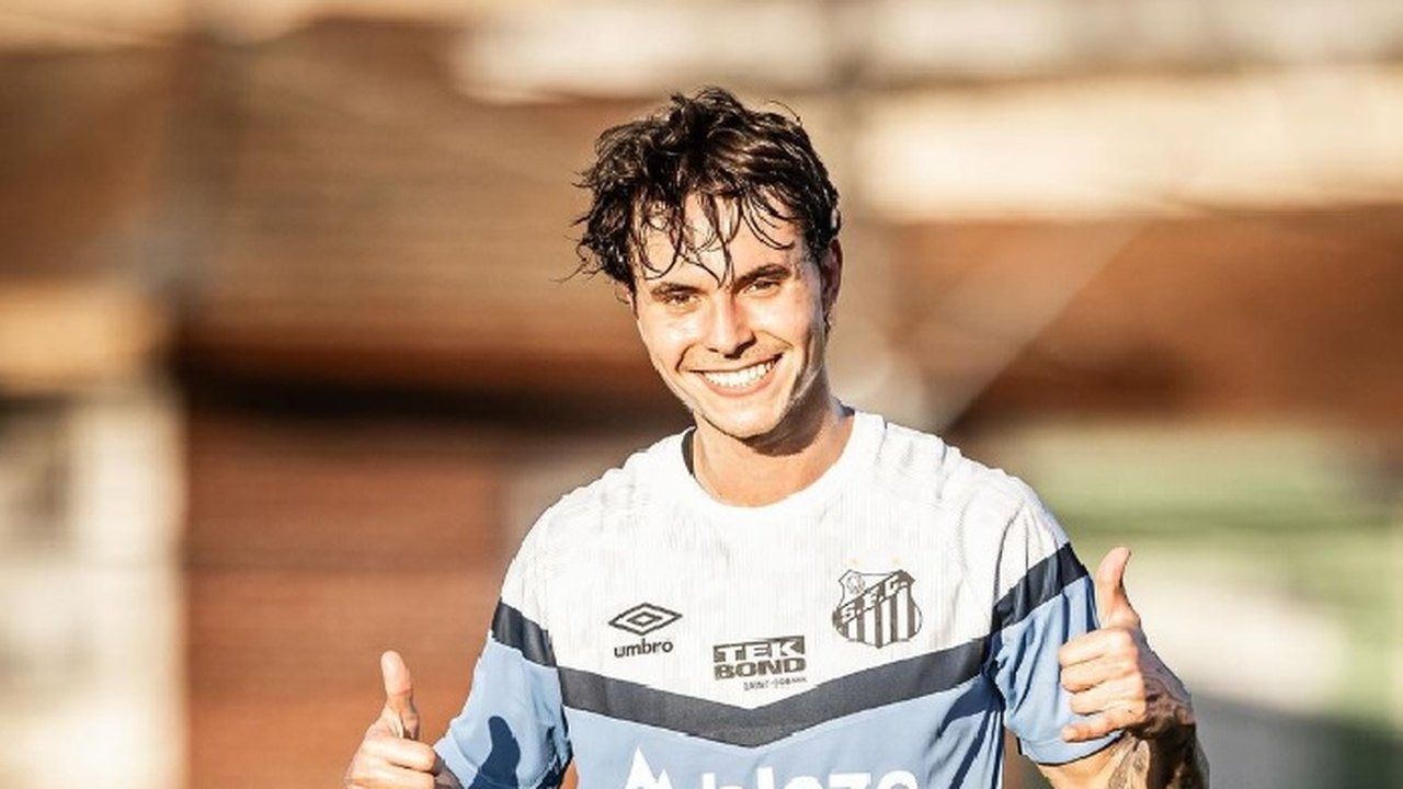 Santos anuncia empréstimo do volante Vinicius Zanocelo ao Estoril por um ano