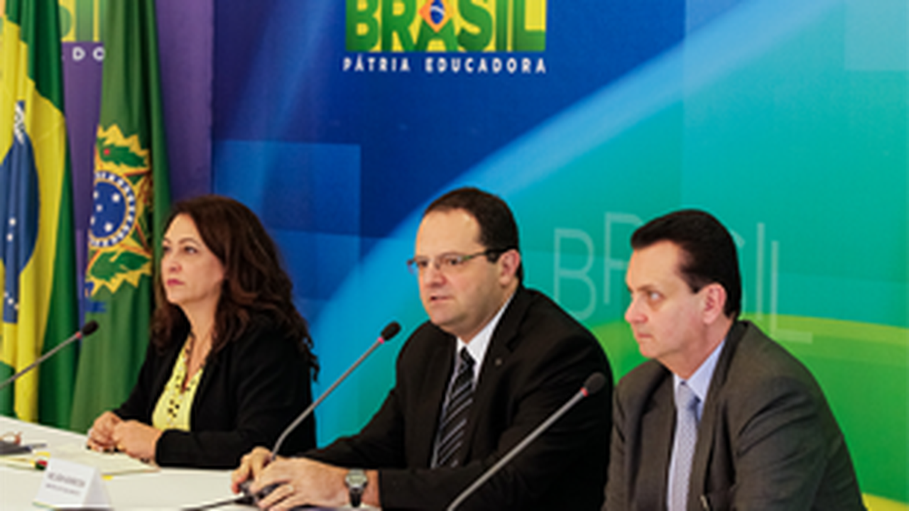 Ministra diz que não faltarão recursos para custeio no Plano Safra 2015/2016