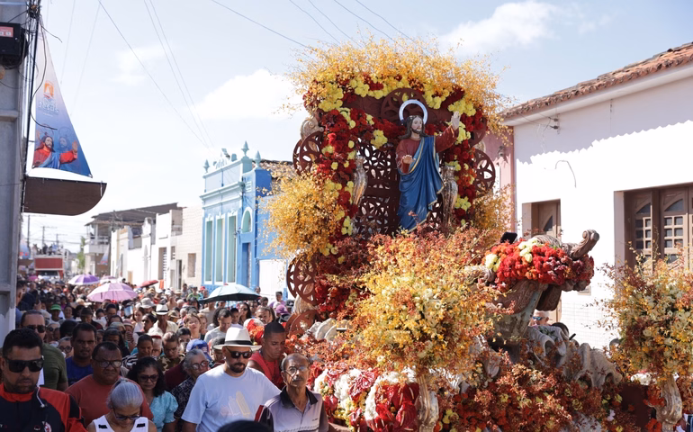 Fé e Tradição: Penedo celebra 142ª edição da Festa do Bom Jesus dos Navegantes