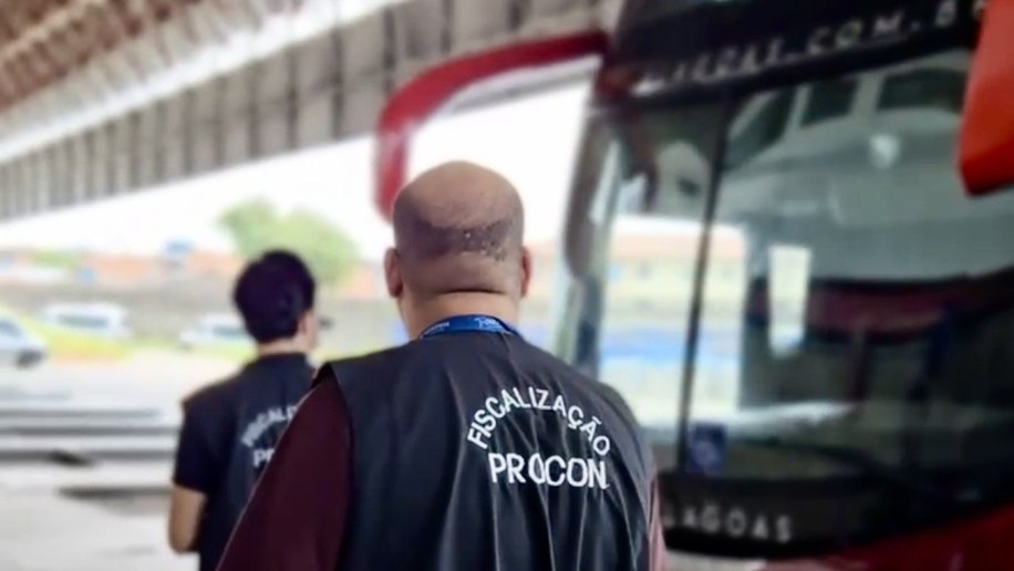 Procon Maceió fiscaliza empresas de ônibus interestaduais no Terminal Rodoviário da capital