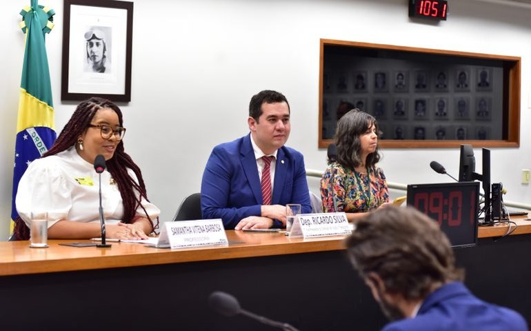 Anac e empresas aéreas devem rever regras sobre embarque e bagagens de mão após conflitos recentes