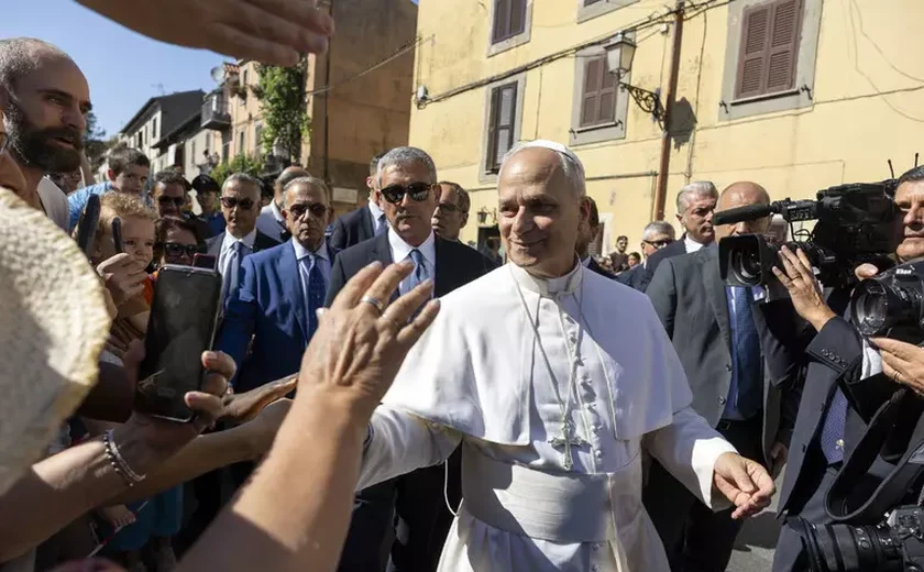 Papa expressa 'tristeza' por ataque de Israel a igreja em Gaza