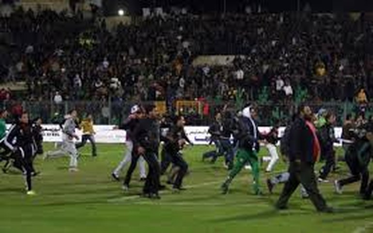 Tumulto em jogo de futebol deixa 19 mortos no Egito