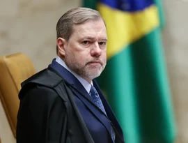 PF aguarda aval do STF para apurar ofensiva digital ligada ao caso Banco Master