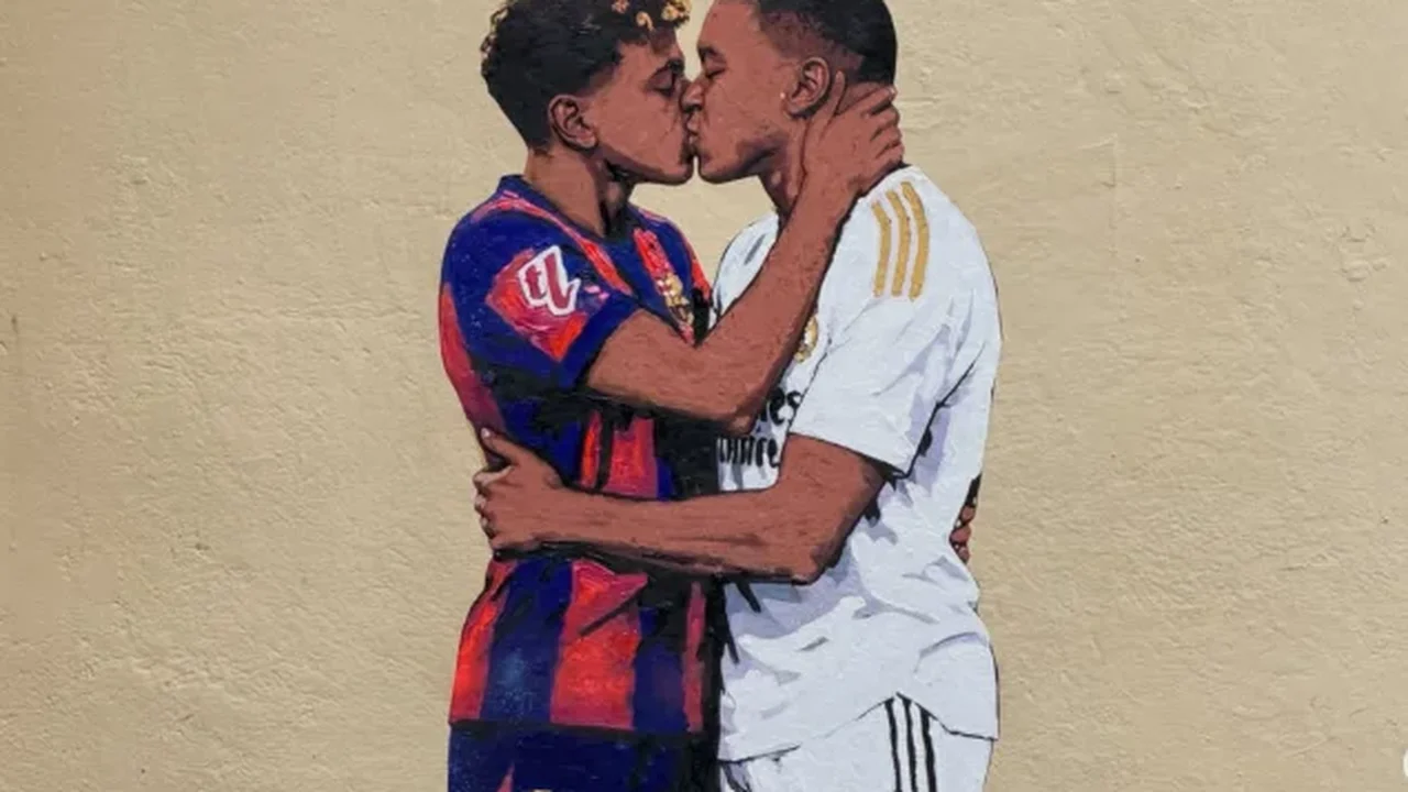 Mural contra homofobia com beijo de Yamal e Mbappé é vandalizado em menos de 1 hora na Espanha