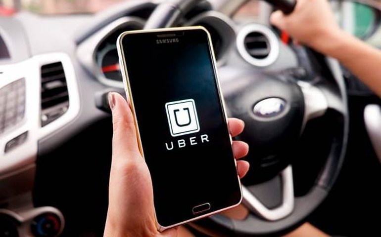 Receita do Uber cai 29%, mas entregas de comida disparam na pandemia