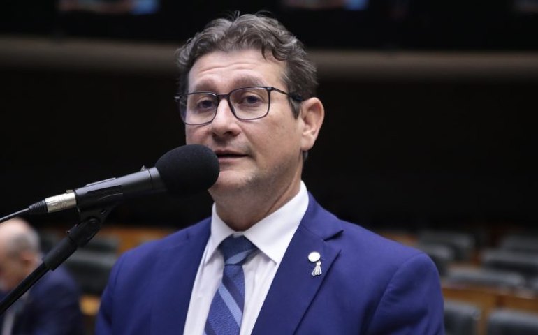 Comissão aprova proibição de venda casada com crédito rural