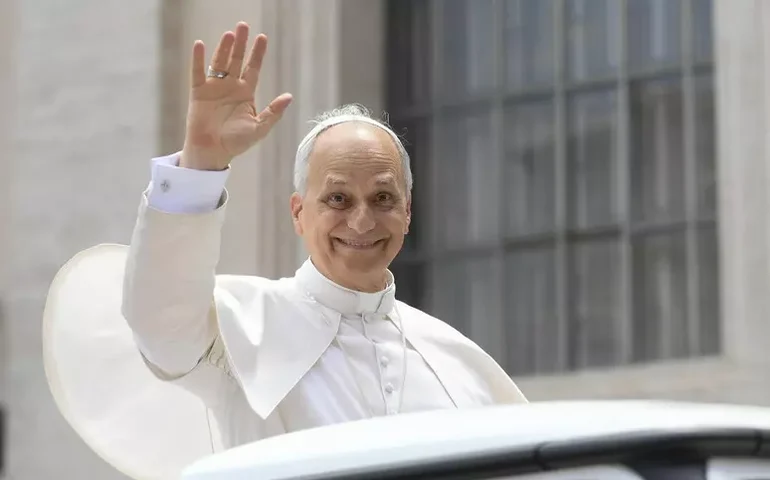 Papa alerta sobre riscos da IA para desenvolvimento de jovens