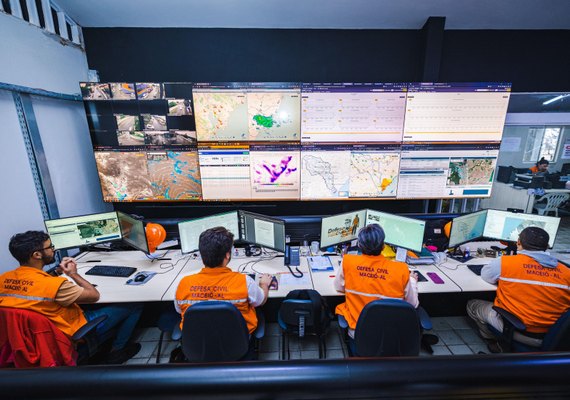 Alerta de chuvas até sexta-feira em Maceió traz preocupação em áreas de risco