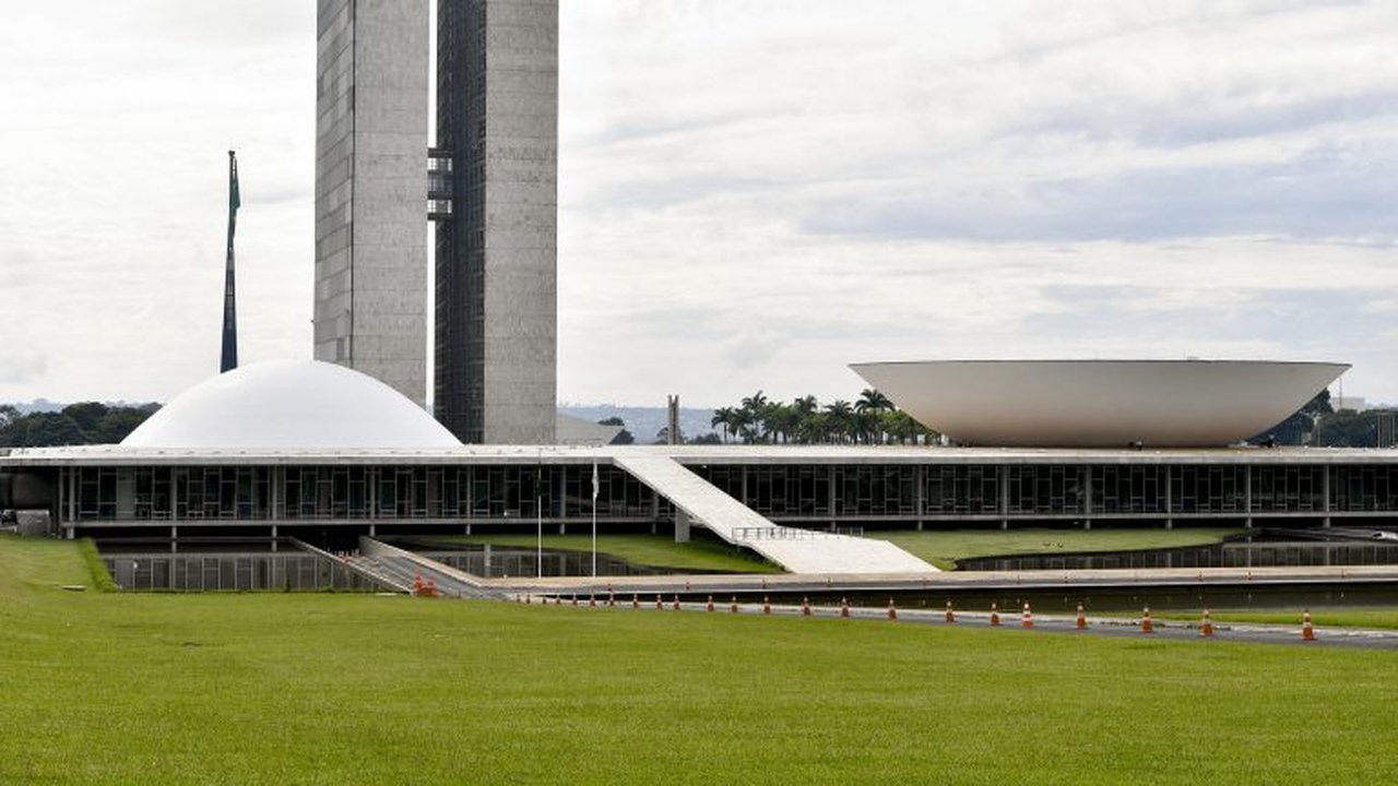 'A pauta que o Congresso discute hoje é o Brasil de marcha à ré', diz pesquisador do Insper