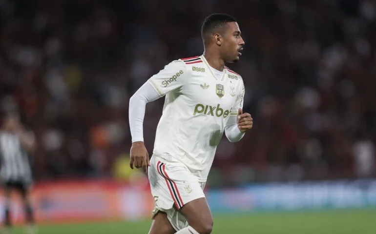 Flamengo tem estreias, mas perde no Maracanã e vê Atlético-MG abrir vantagem na Copa do Brasil