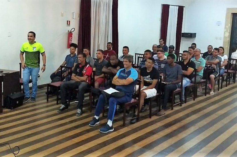 Governo de Alagoas, Prefeitura de Penedo e FAF capacitam árbitros, professores e treinadores