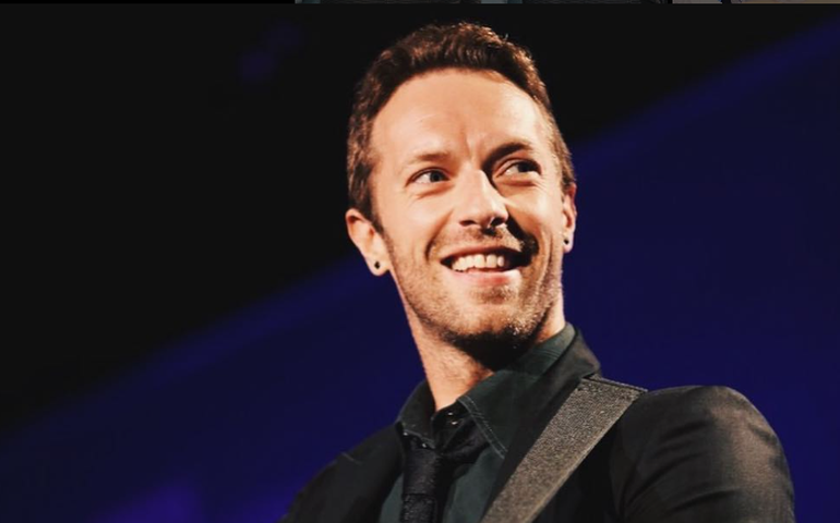 Chris Martin compartilha estratégias que o ajudam a lidar com a depressão