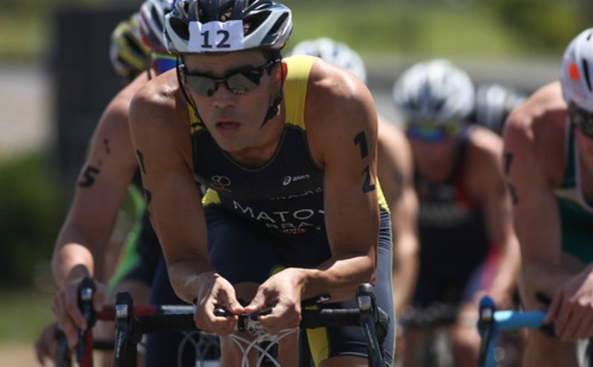 Mundiais Universitários de Vôlei de Praia e de Triathlon em Maceió movimentam economia local