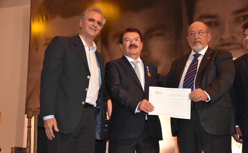Fiea entrega Medalha do Mérito Industrial Gustavo Paiva ao empresário José Alexandre