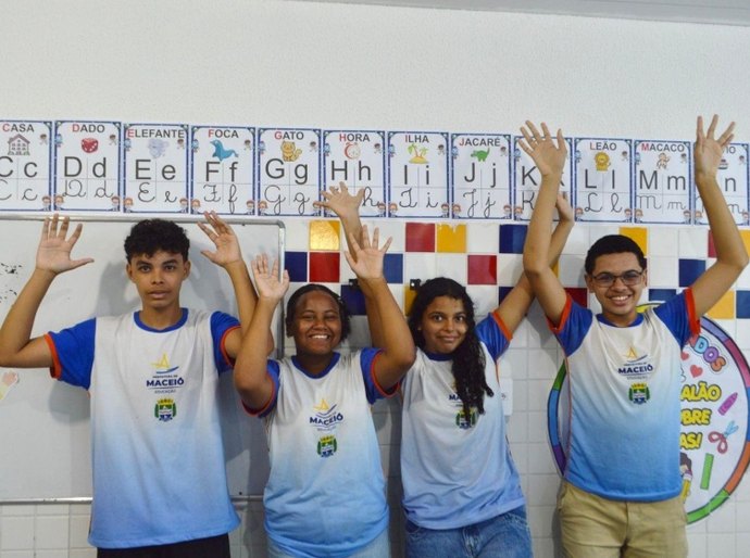 “Maceió Abraça o Mundo”: Estudantes da rede municipal relatam emoção e expectativa rumo a Londres