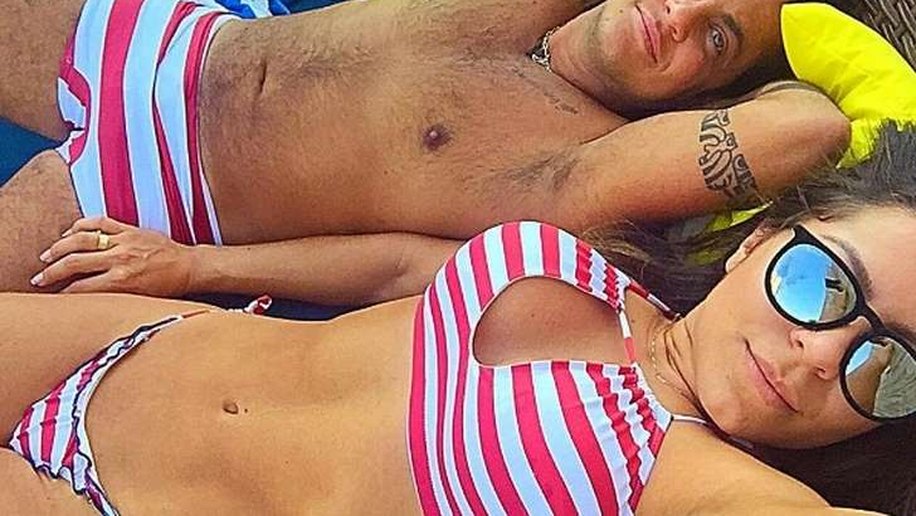 Thammy posa de sunga e mostra transformação de seu corpo