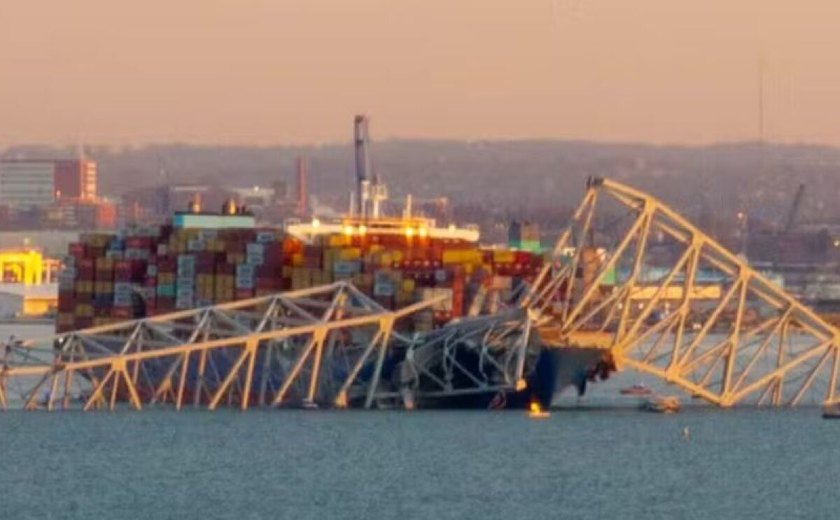 Alerta emitido por funcionários momentos antes de colisão impediu que carros continuassem em ponte atingida por navio nos EUA: 'São heróis'