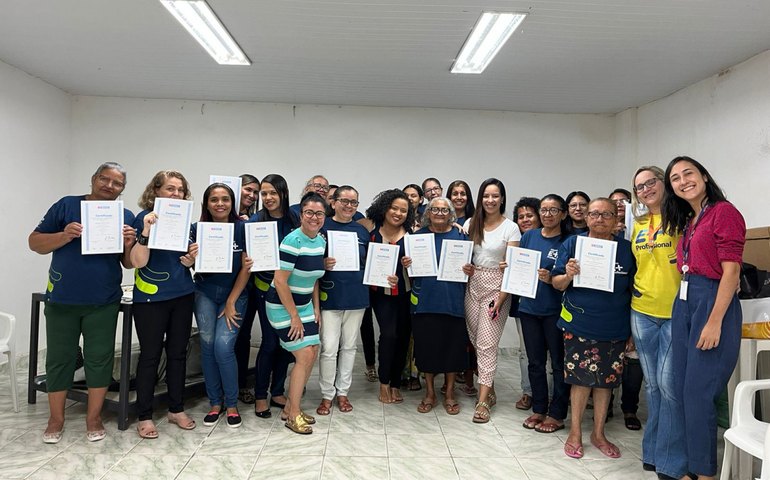 Equatorial Alagoas realiza entrega de certificados dos cursos de bijuterias e ecobags ofertados por meio da plataforma E+Profissional