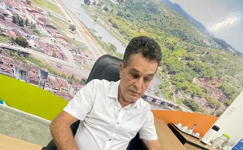 Prefeitura de Branquinha paga auxílio emergencial aos comerciantes e famílias afetadas pela enchente